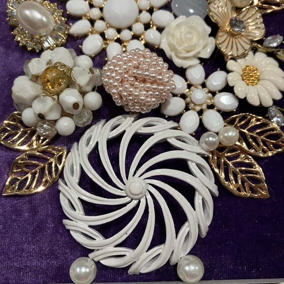 ORIGINAL JEWELRY ART COLLAGE. UNIQUE HANDMADE OOAK GIFT 💝 IDEA. IN CREAM/PURPLE - Picture 6 of 16